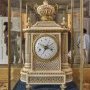 Horloge en ivoire, créée et offerte par Louis XV.